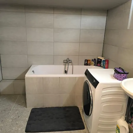 Apartment Kleine In Koln-rosrath Mit Garten *