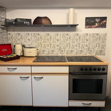 Kleine In Koln-rosrath Mit Garten Apartment Rosrath