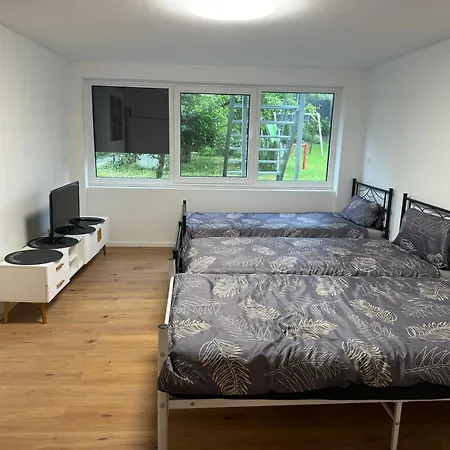 Apartment Kleine In Koln-rosrath Mit Garten Rosrath